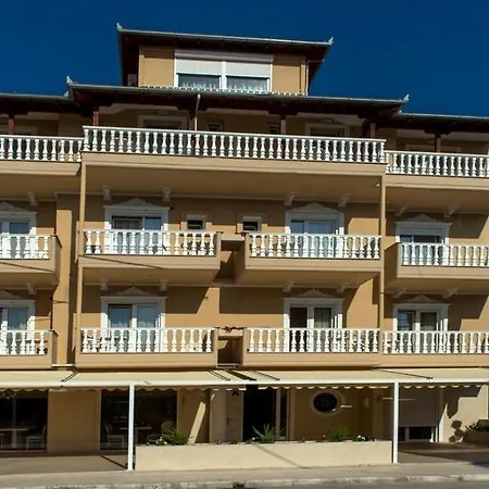 Golden Sun * Παραλία